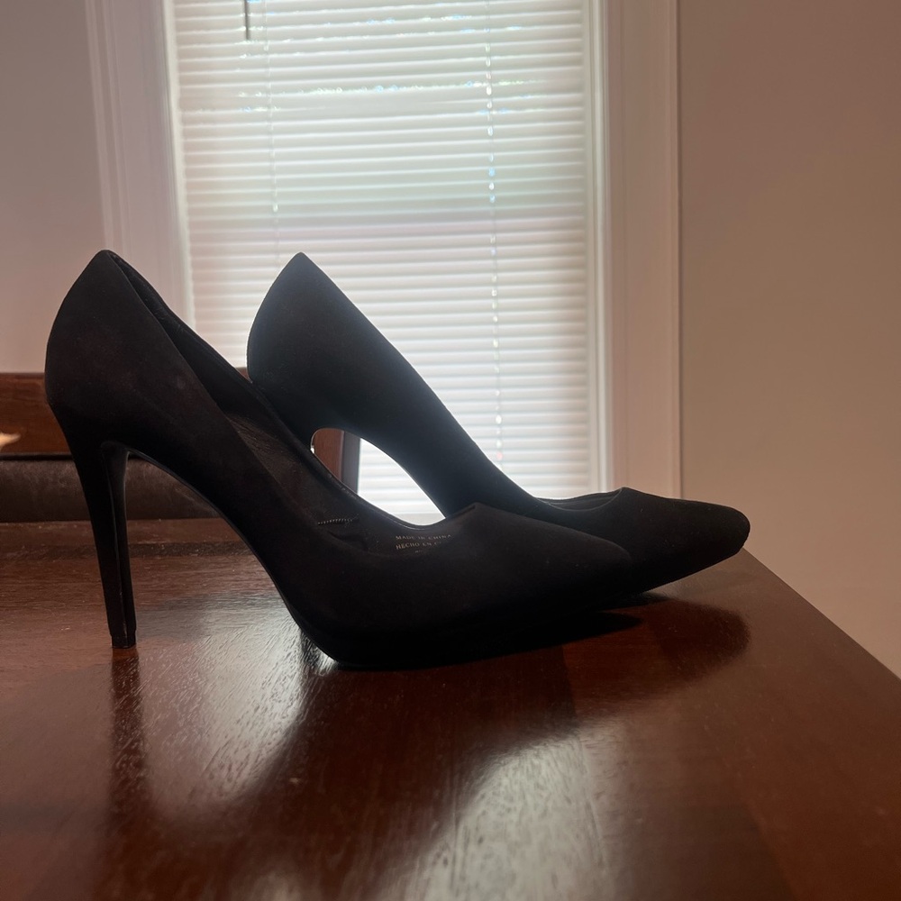 Forever 21 Classic Black Heels
